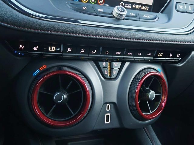 Chevrolet Blazer Vehicle Full-screen Gallery Image 25