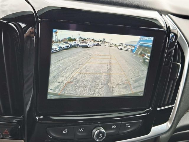 Chevrolet Traverse Vehicle Full-screen Gallery Image 24