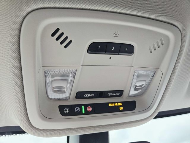 Chevrolet Traverse Vehicle Full-screen Gallery Image 31