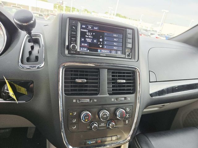Dodge Grand Caravan Vehicle Full-screen Gallery Image 10