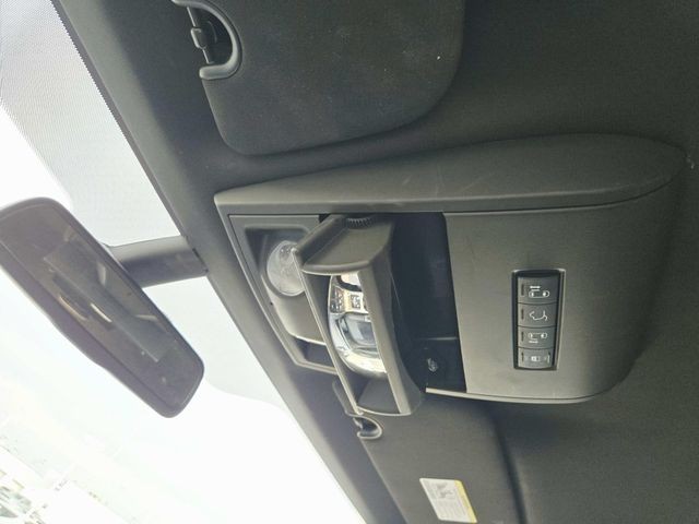 Dodge Grand Caravan Vehicle Full-screen Gallery Image 15