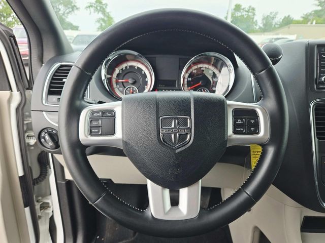 Dodge Grand Caravan Vehicle Full-screen Gallery Image 17
