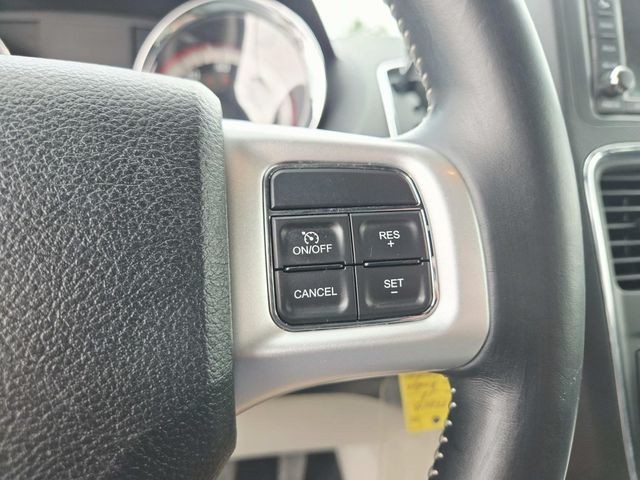 Dodge Grand Caravan Vehicle Full-screen Gallery Image 19