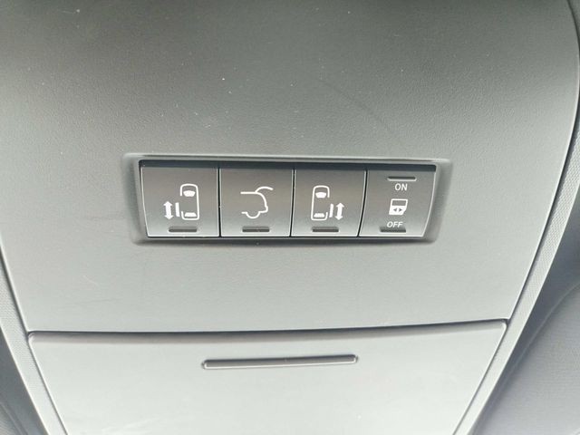 Dodge Grand Caravan Vehicle Full-screen Gallery Image 27