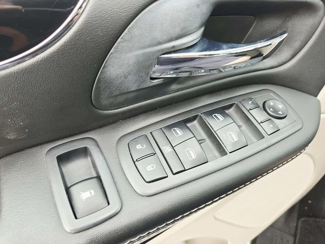 Dodge Grand Caravan Vehicle Full-screen Gallery Image 29