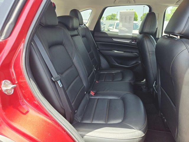 Mazda CX-5 Vehicle Full-screen Gallery Image 12