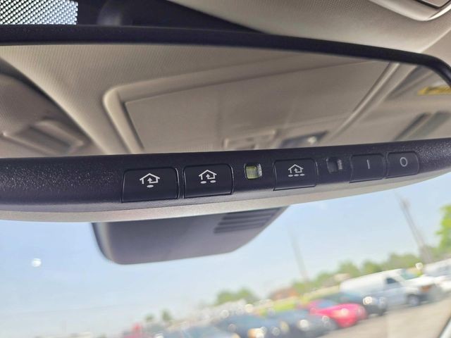 Mazda CX-5 Vehicle Full-screen Gallery Image 31