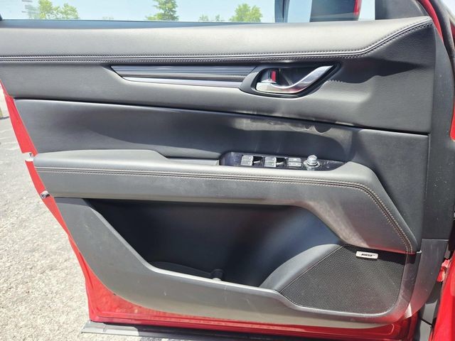 Mazda CX-5 Vehicle Full-screen Gallery Image 33