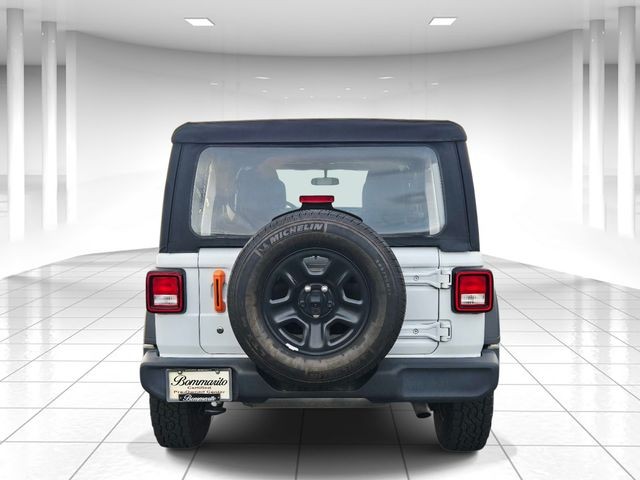 Jeep Wrangler Unlimited Vehicle Full-screen Gallery Image 04