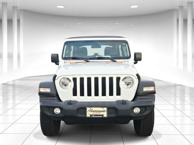 Jeep Wrangler Unlimited Vehicle Full-screen Gallery Image 05