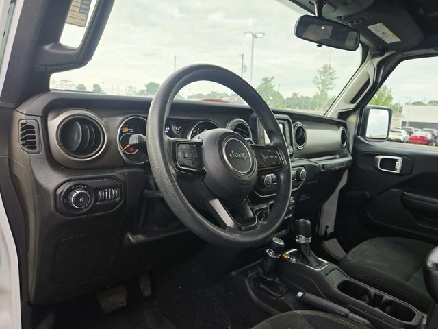Jeep Wrangler Unlimited Vehicle Full-screen Gallery Image 06