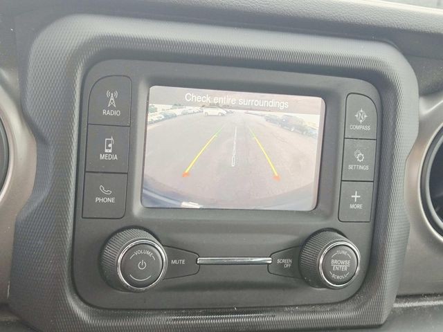 Jeep Wrangler Unlimited Vehicle Full-screen Gallery Image 16