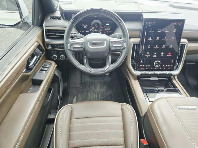 GMC Yukon Vehicle Full-screen Gallery Image 08