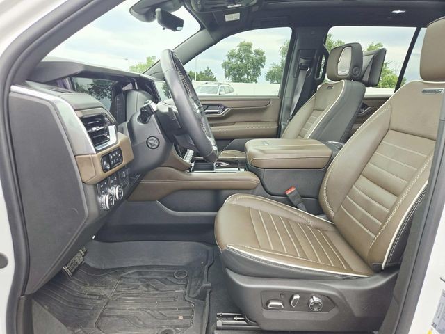 GMC Yukon Vehicle Full-screen Gallery Image 09