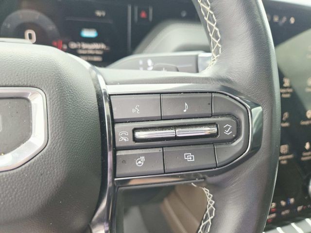 GMC Yukon Vehicle Full-screen Gallery Image 23
