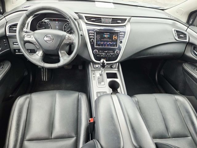 Nissan Murano Vehicle Full-screen Gallery Image 06