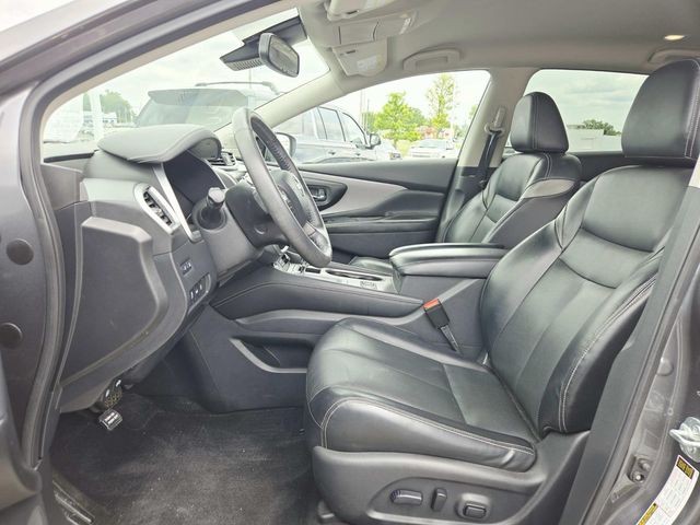 Nissan Murano Vehicle Full-screen Gallery Image 08