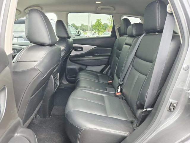 Nissan Murano Vehicle Full-screen Gallery Image 09