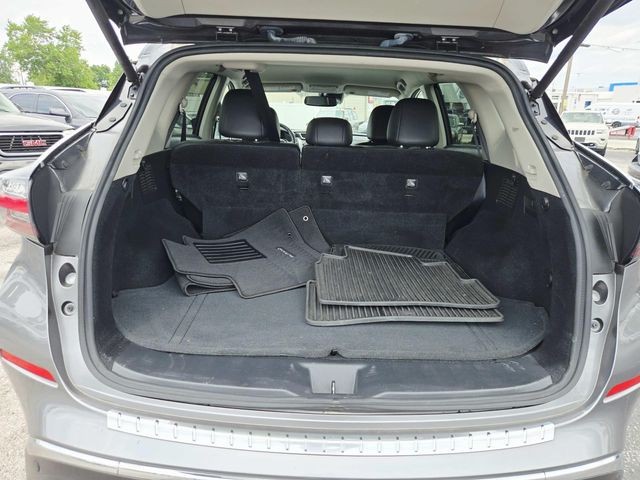 Nissan Murano Vehicle Full-screen Gallery Image 10