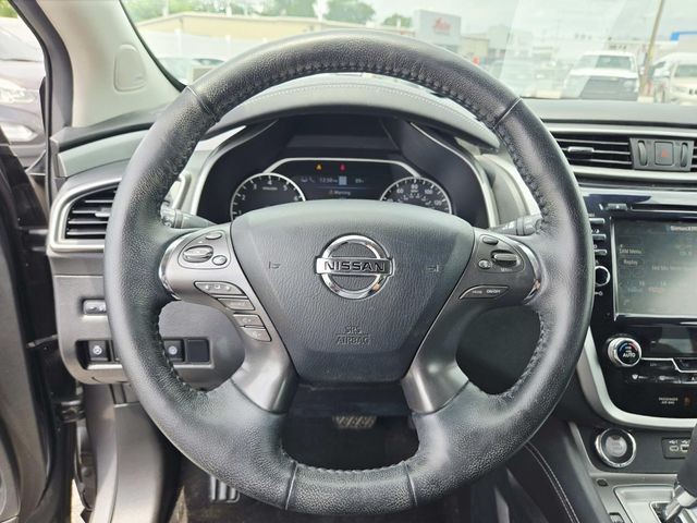 Nissan Murano Vehicle Full-screen Gallery Image 15
