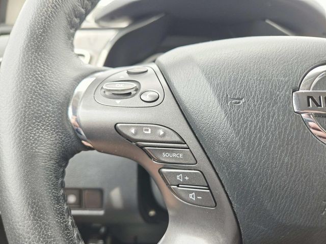 Nissan Murano Vehicle Full-screen Gallery Image 16