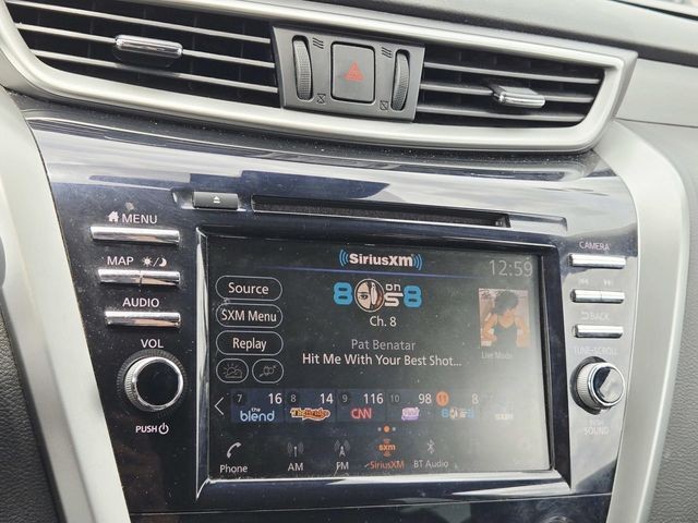 Nissan Murano Vehicle Full-screen Gallery Image 21