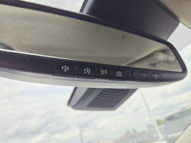 Nissan Murano Vehicle Full-screen Gallery Image 29