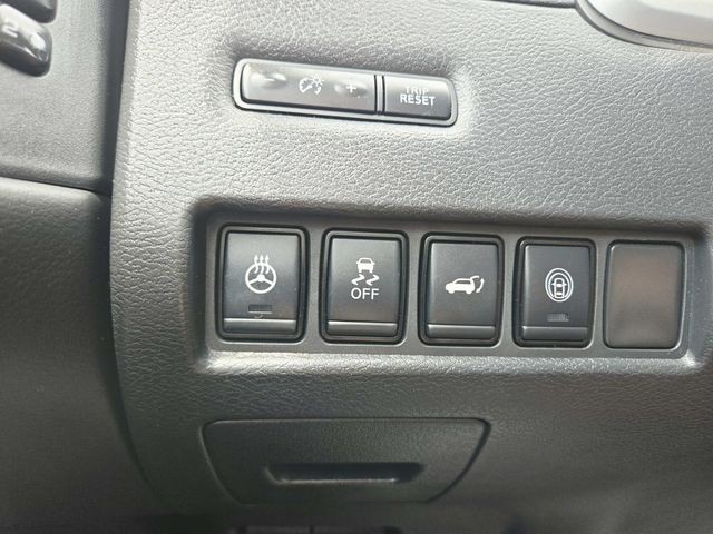 Nissan Murano Vehicle Full-screen Gallery Image 31