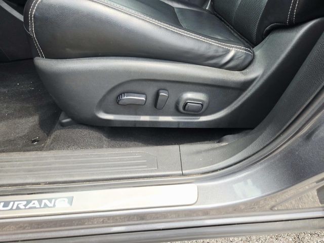 Nissan Murano Vehicle Full-screen Gallery Image 35