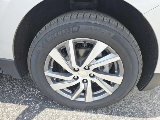 Chevrolet Equinox Vehicle Full-screen Gallery Image 13