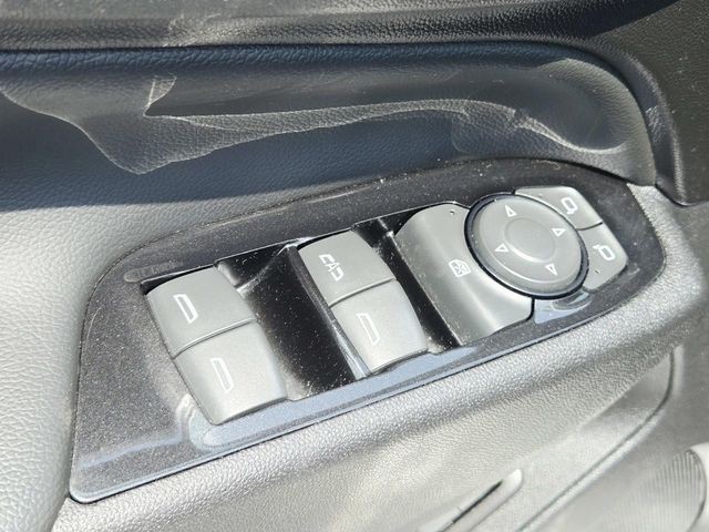 Chevrolet Equinox Vehicle Full-screen Gallery Image 31