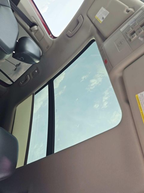 Volkswagen Atlas Vehicle Full-screen Gallery Image 06