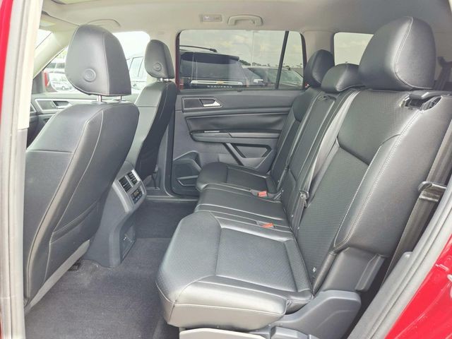 Volkswagen Atlas Vehicle Full-screen Gallery Image 11