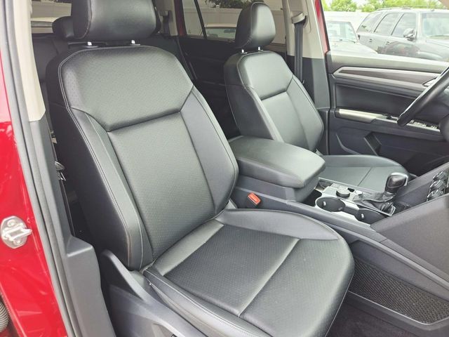 Volkswagen Atlas Vehicle Full-screen Gallery Image 17