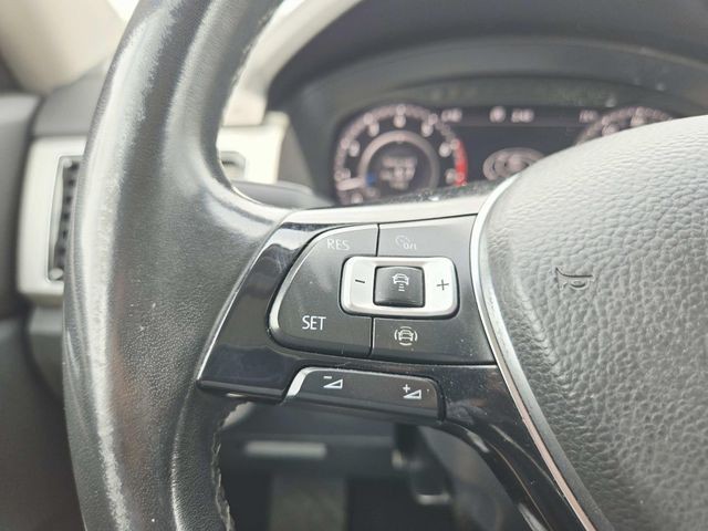 Volkswagen Atlas Vehicle Full-screen Gallery Image 21
