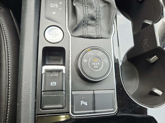 Volkswagen Atlas Vehicle Full-screen Gallery Image 32