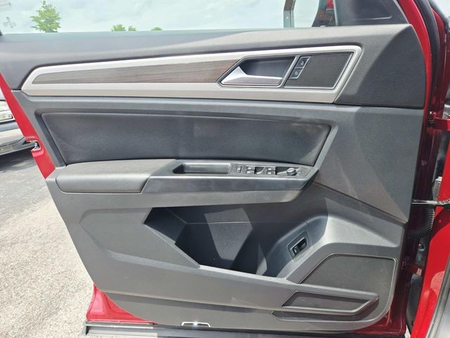 Volkswagen Atlas Vehicle Full-screen Gallery Image 35