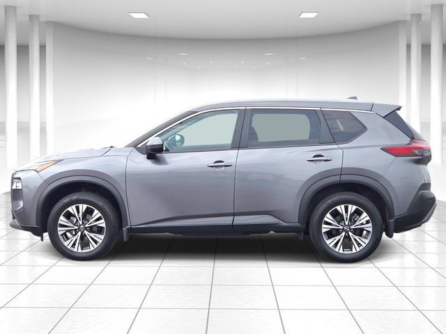 Nissan Rogue Vehicle Full-screen Gallery Image 02