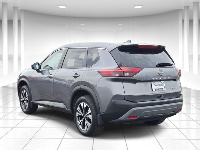 Nissan Rogue Vehicle Full-screen Gallery Image 03
