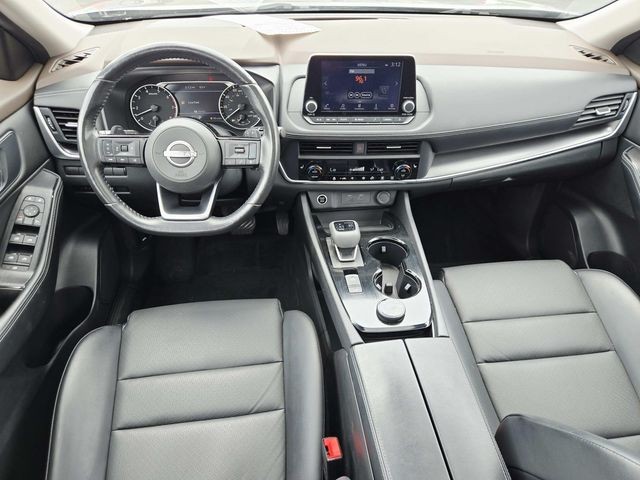 Nissan Rogue Vehicle Full-screen Gallery Image 07