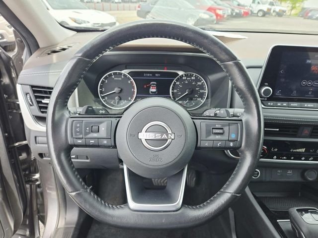 Nissan Rogue Vehicle Full-screen Gallery Image 15