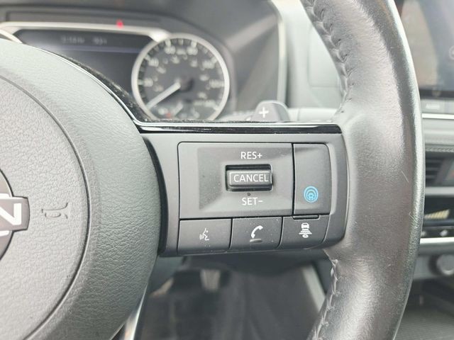 Nissan Rogue Vehicle Full-screen Gallery Image 17