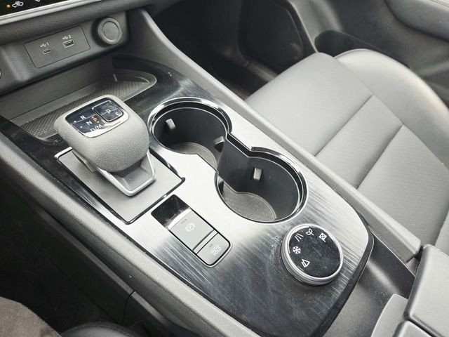Nissan Rogue Vehicle Full-screen Gallery Image 26