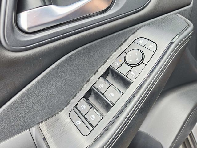 Nissan Rogue Vehicle Full-screen Gallery Image 31