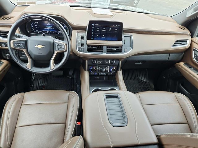Chevrolet Suburban Vehicle Full-screen Gallery Image 06