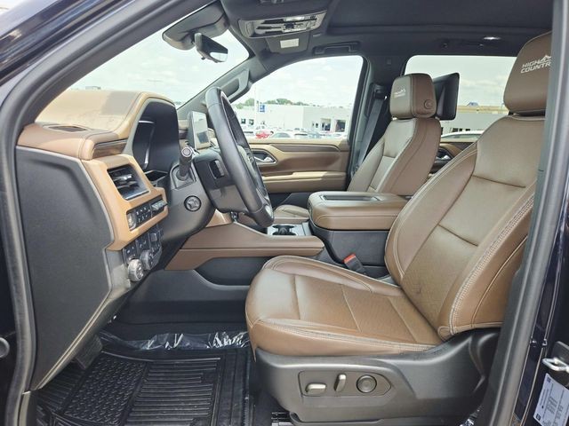 Chevrolet Suburban Vehicle Full-screen Gallery Image 08