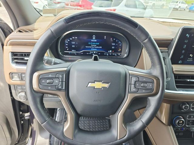 Chevrolet Suburban Vehicle Full-screen Gallery Image 21