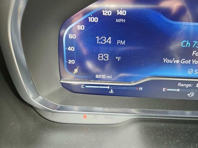 Chevrolet Suburban Vehicle Full-screen Gallery Image 25