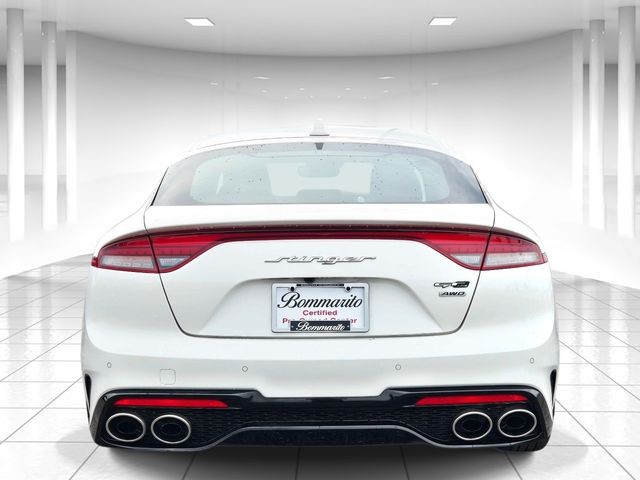 Kia Stinger Vehicle Full-screen Gallery Image 04