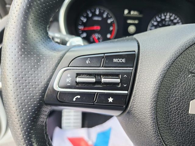Kia Stinger Vehicle Full-screen Gallery Image 16